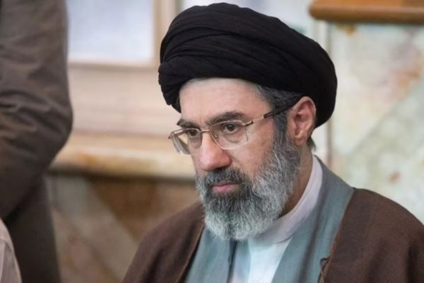 القائد المنصَّب الرمزي
